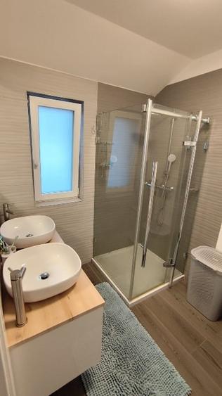 Duplex cu 5 camere cu Canalizare în Florești