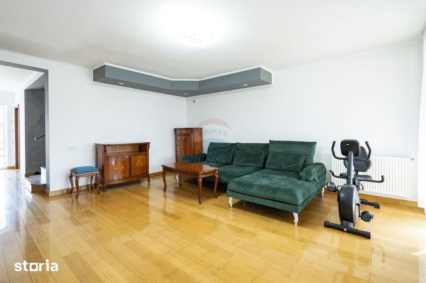 Casă cu 6 camere cu Teren 501 Mp în Sântandrei