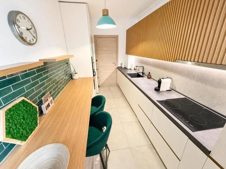 Apartament cu 3 camere decomandat, mobilat în Aviației