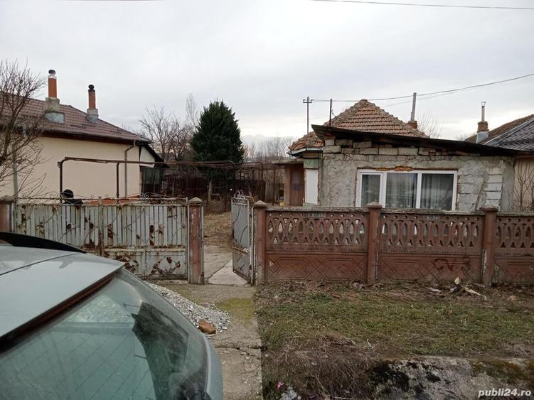 Casă cu 3 camere cu Teren 3000 Mp în Barza