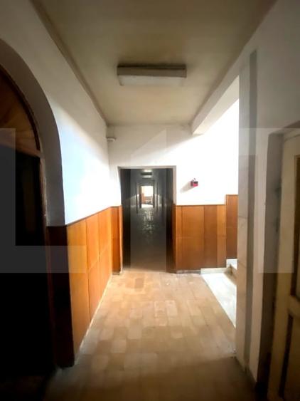 Spațiu comercial, de 594 mp, în Ozun