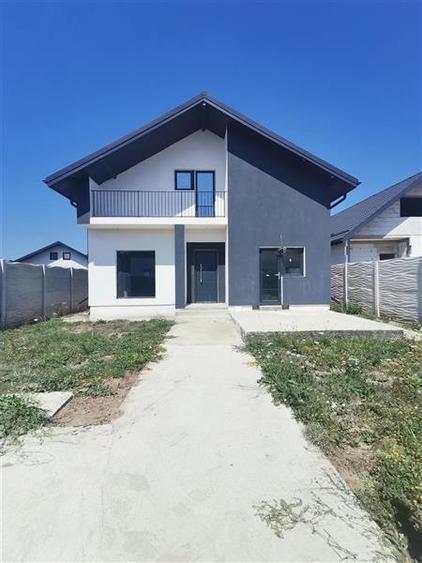 Casă individuală cu 3 camere cu Teren 320 Mp în Central
