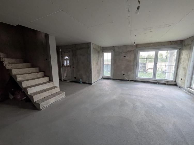 Casă cu 4 camere cu Teren 170 Mp în Central