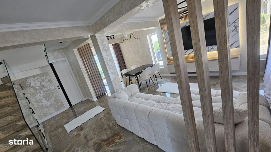 Casă cu 4 camere cu Teren 300 Mp în Central