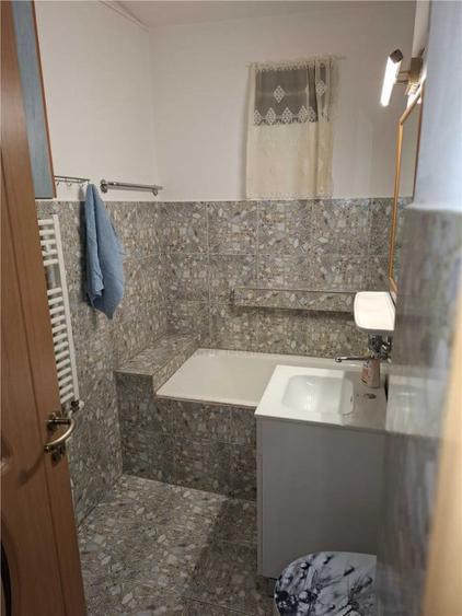 Garsonieră decomandată în Lunei