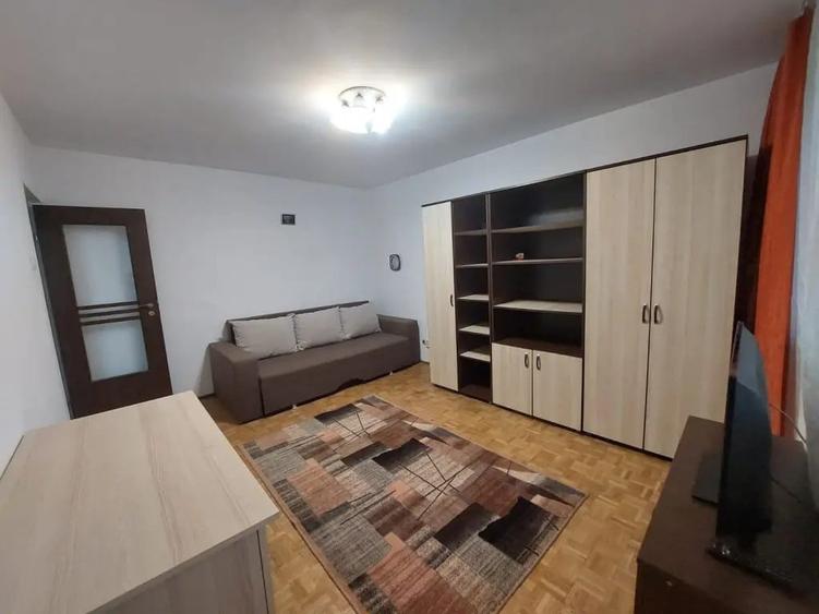 Apartament cu 2 camere decomandat în Giurgiului