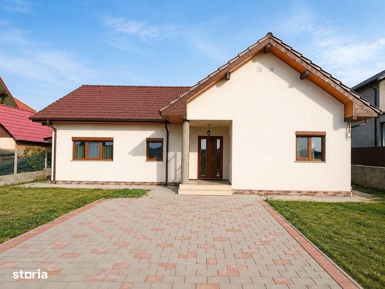 Casă cu 4 camere cu Teren 700 Mp în Sânnicoară