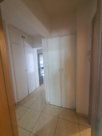 Apartament cu 3 camere decomandat, mobilat în Dristor