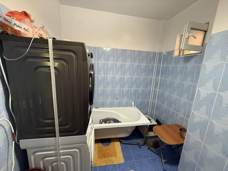 Apartament cu 3 camere decomandat în Giurgiului