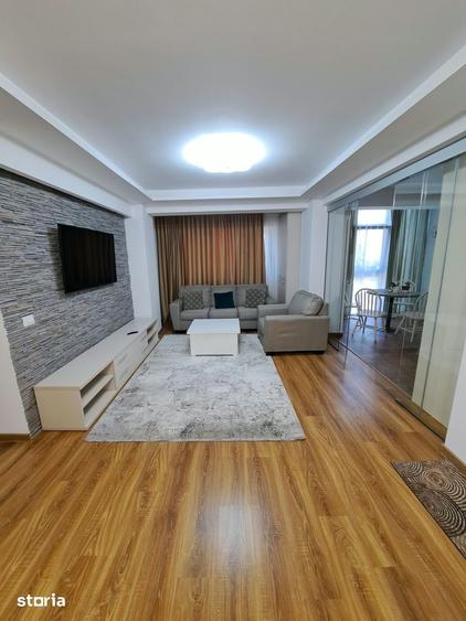 Apartament cu 3 camere semidecomandat în Central