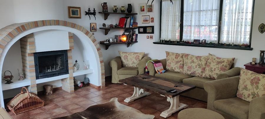 Casă individuală cu 5 camere cu Garaj în Dascălu