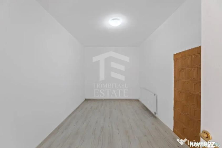 Casă cu 7 camere cu Teren 1446 Mp în Macea