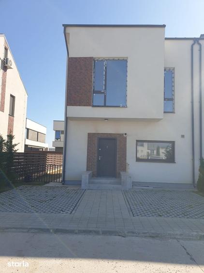 Casă cu 1 camere cu Teren 300 Mp în Tunari