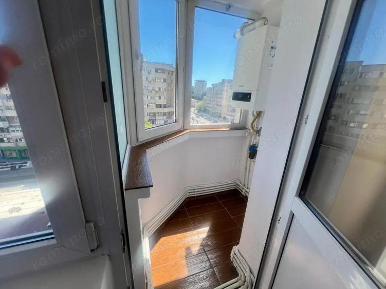 Apartament cu 2 camere decomandat în Trocadero