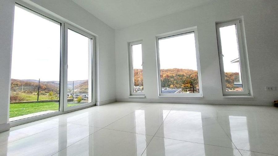 Casă individuală cu 4 camere cu Teren 430 Mp în Florești