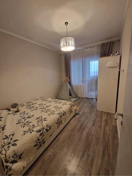 Apartament cu 3 camere decomandat în Chișoda