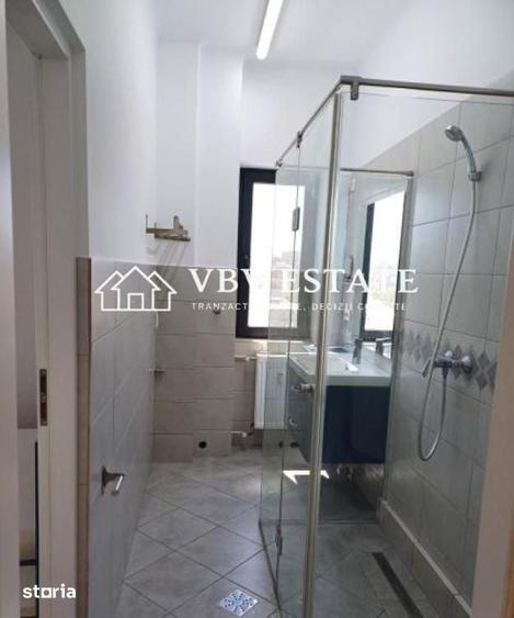 Garsonieră decomandată în Romană