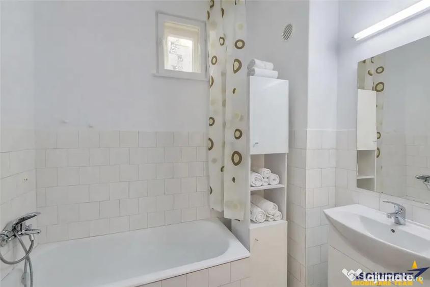 Casă cu 3 camere cu Teren 1741 Mp în Central