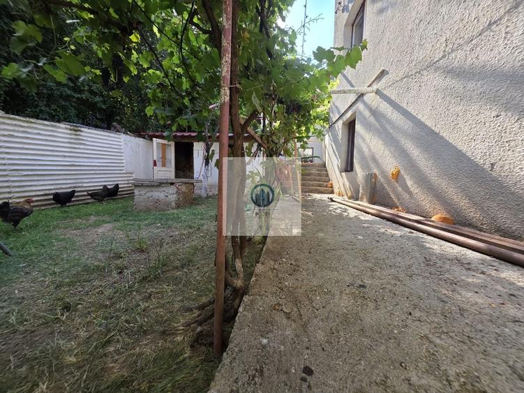 Casă individuală cu 4 camere cu Canalizare în Aurel Vlaicu