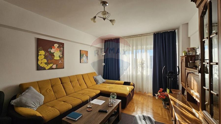Apartament cu 3 camere decomandat de vânzare Burdujeni, Suceava - 4