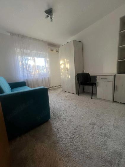 Apartament cu 3 camere decomandat în Lipovei