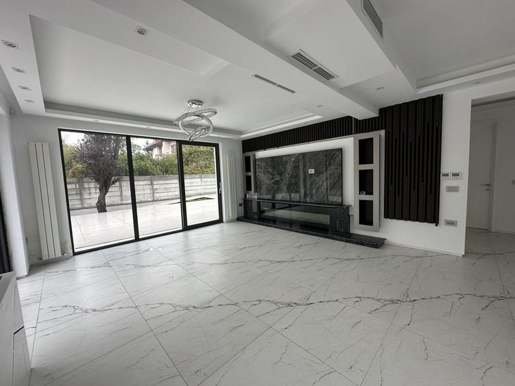 Casă individuală cu 10 camere cu Canalizare în Pipera