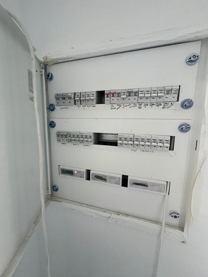 Casă individuală cu 25 camere cu Canalizare în Nord