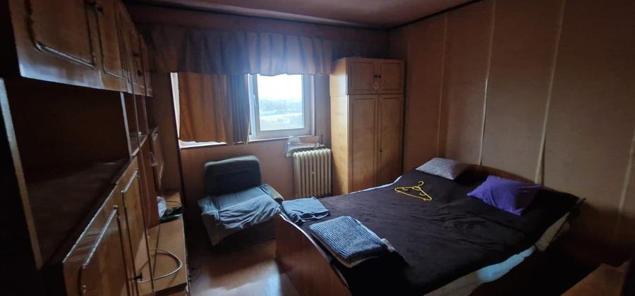 Apartament cu 3 camere decomandat în B-dul București