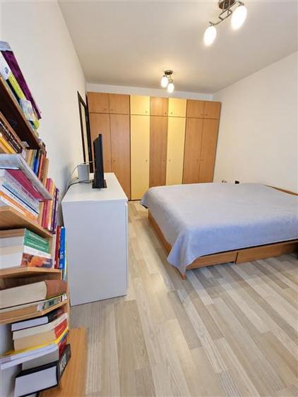 Apartament cu 3 camere nedecomandat, mobilat în Tractorul