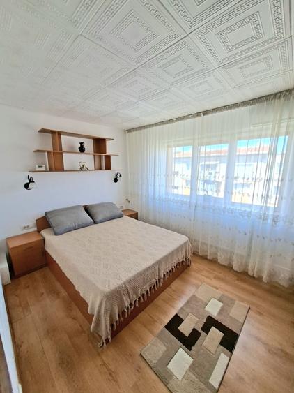 Apartament cu 2 camere semidecomandat în Craiovița Nouă