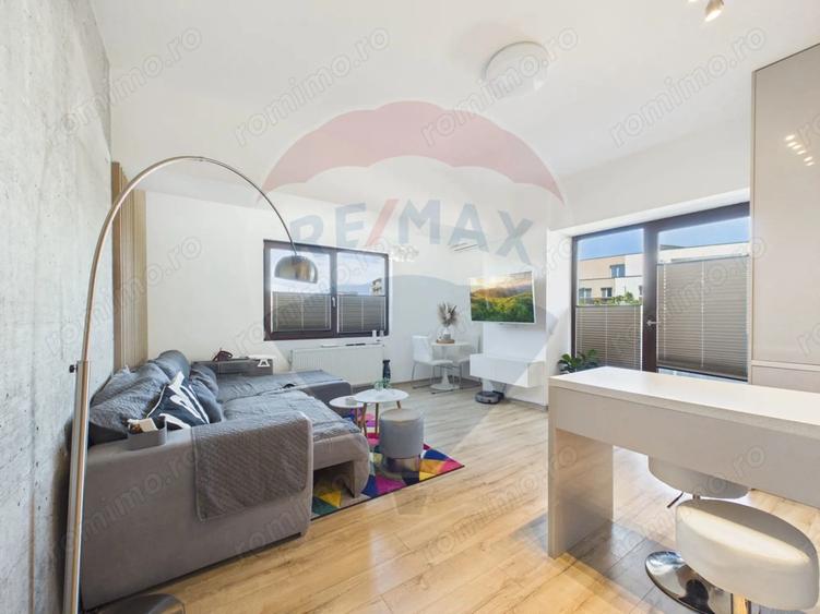 Apartament cu 3 camere decomandat, mobilat în Mihai Bravu