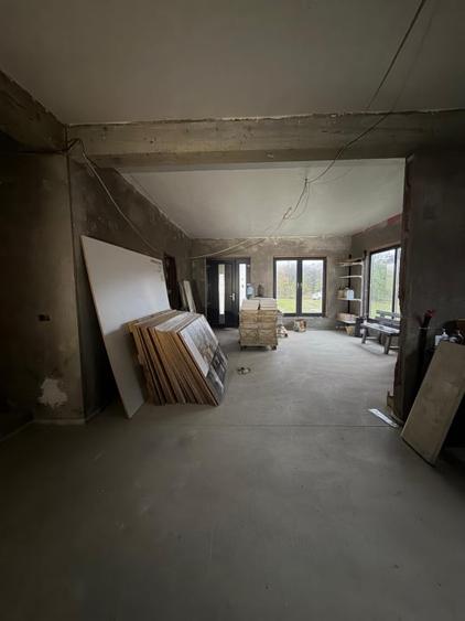 Casă individuală cu 5 camere cu Garaj în Marginea