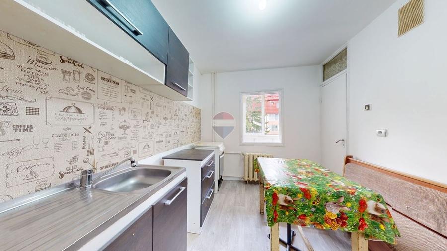 Apartament cu 2 camere decomandat în 13 Decembrie
