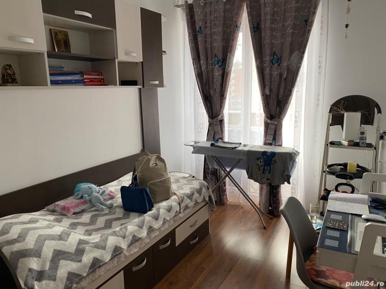 Apartament cu 3 camere decomandat în Torontalului