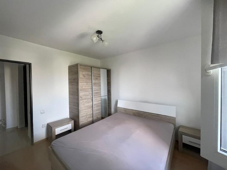 Apartament cu 2 camere semidecomandat, mobilat în Costin Georgian