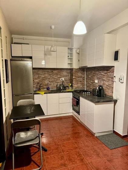 Inchiriez apartament 2 camere - 4