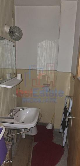 Apartament cu 4 camere decomandat, mobilat în Independenței
