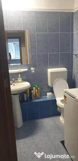Apartament cu 2 camere decomandat în Tei