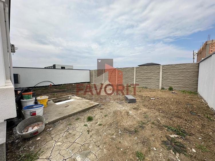 Duplex cu 4 camere cu Canalizare în Săcălaz
