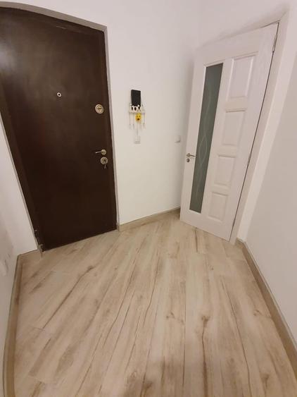 Apartament cu 2 camere semidecomandat în Fundeni