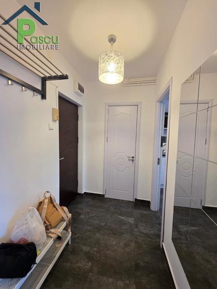 Apartament cu 2 camere semidecomandat în Eroii Revoluției