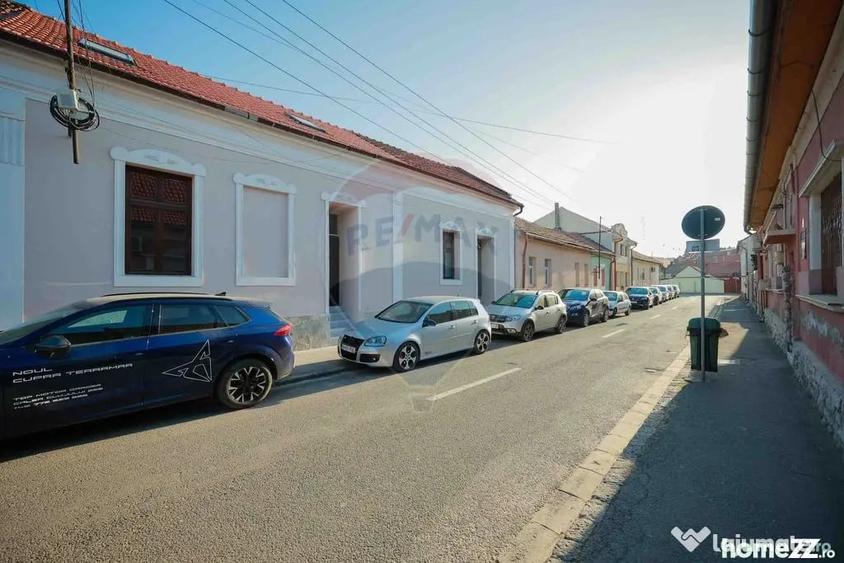 Apartament cu 4 camere decomandat în Ultracentral