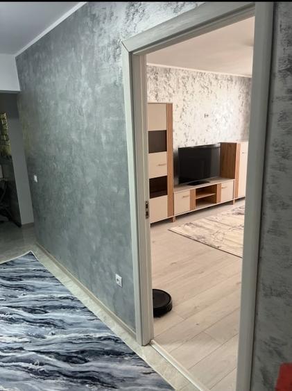 Apartament cu 2 camere decomandat în Micro 17