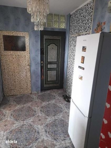 Apartament cu 3 camere în Berceni