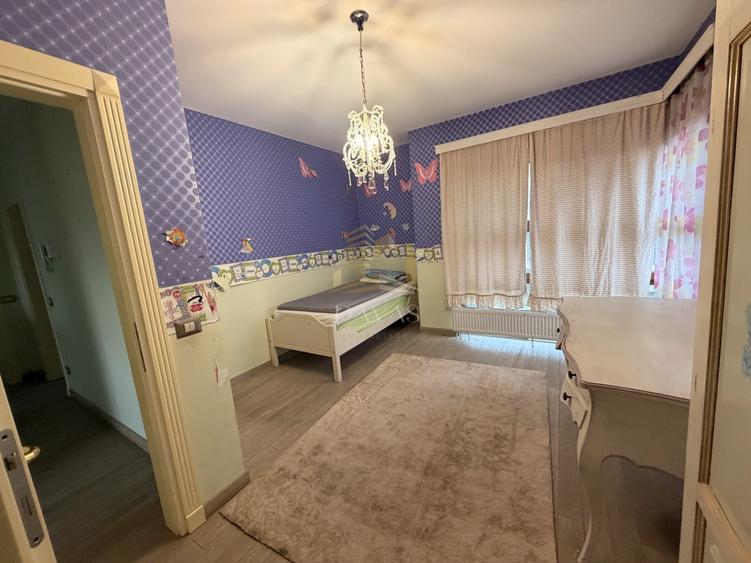 Casă individuală cu 5 camere cu Teren 500 Mp în Gruia