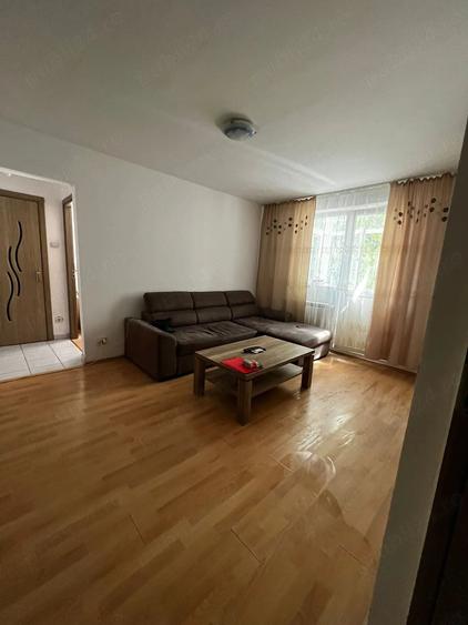 Apartament cu 2 camere semidecomandat în Brâncoveanu