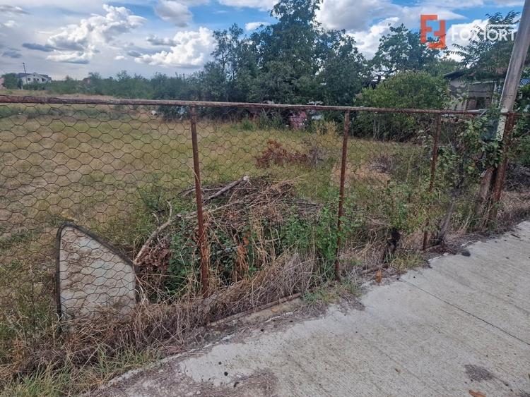 Teren Construcții intravilan de 1493 mp, în Ianova