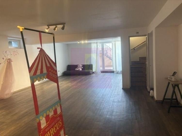 Casă cu Teren 446 Mp în Drumul Sării