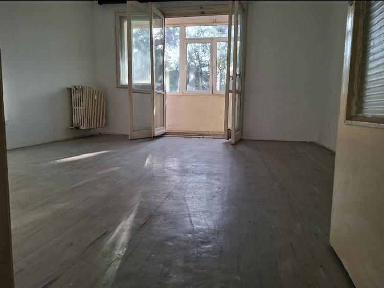 Garsonieră decomandată în Lucrețiu Pătrășcanu