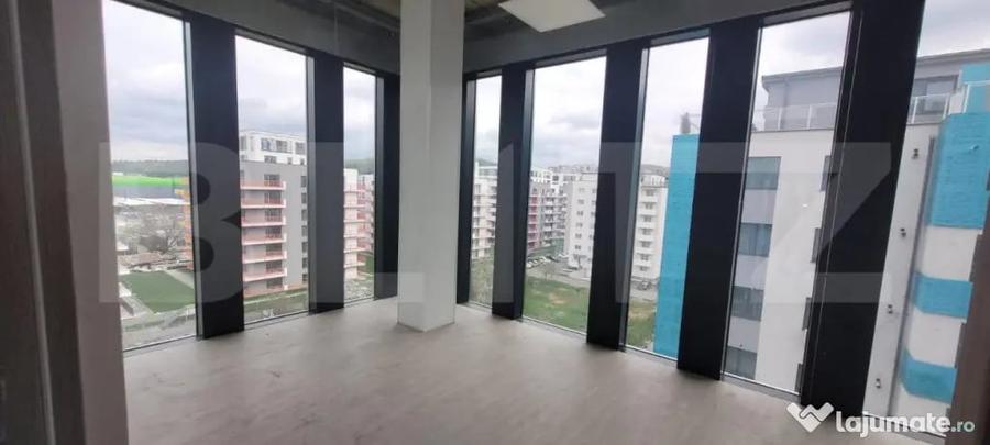 Spațiu comercial, de 643 mp, în Florești